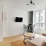 Bright Modern Apartement Menilmontant