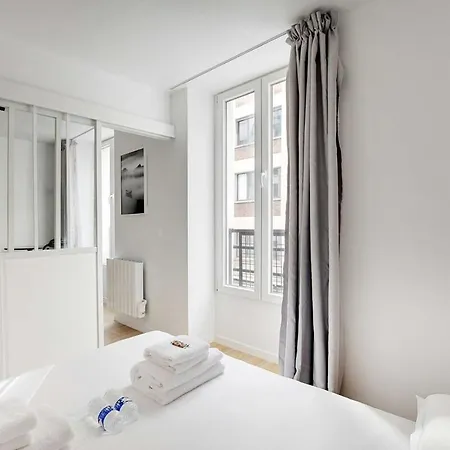 Bright Modern Apartement Menilmontant Casa vacanze
